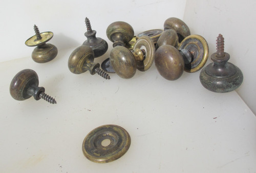 Antico pomello per armadio